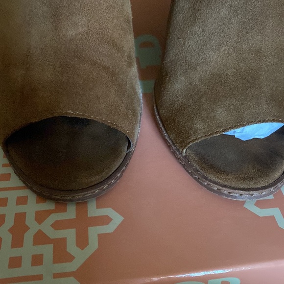 Gianni Bini size 8 peep toe bootie! Chestertan - Picture 5 of 6